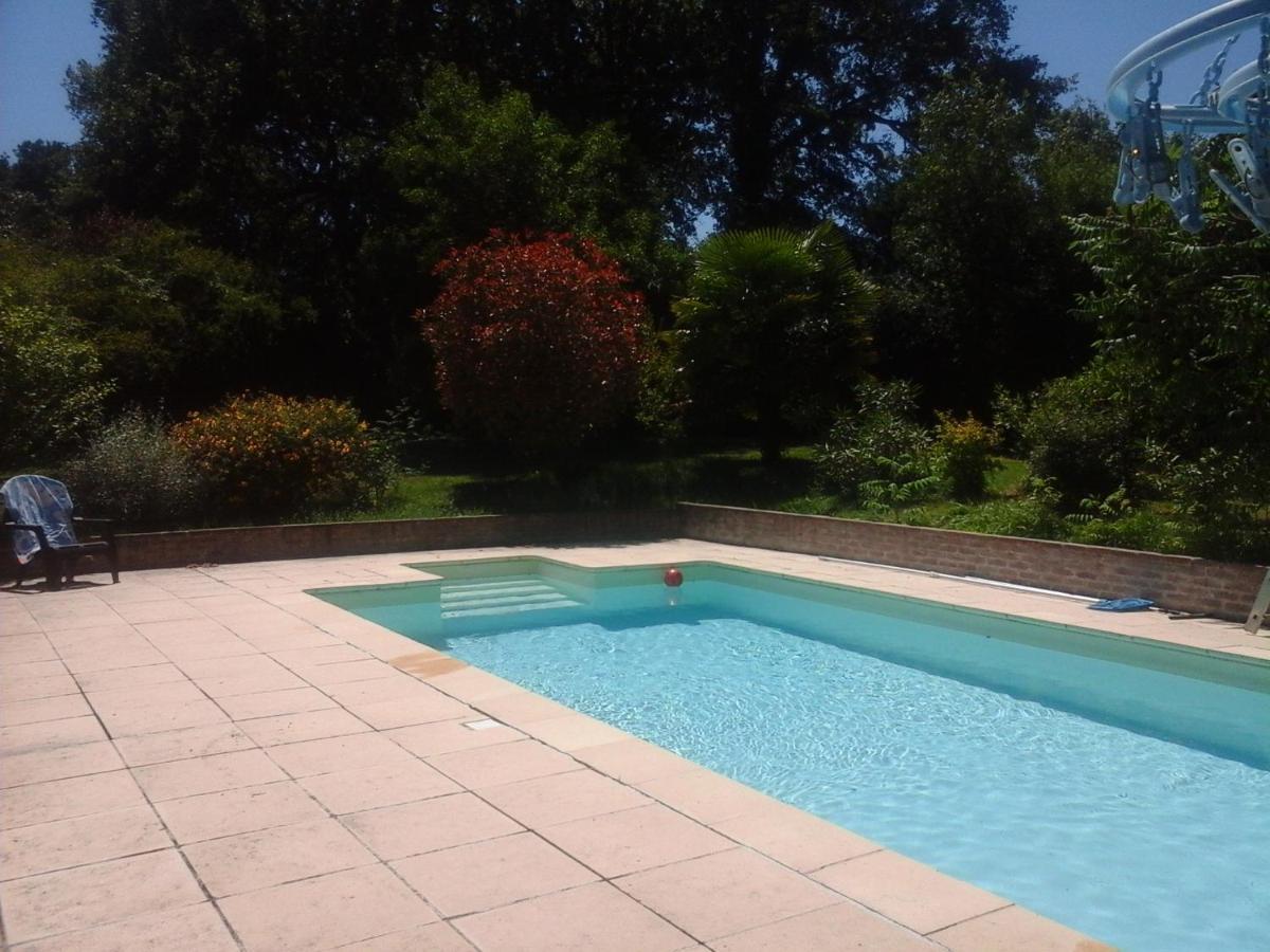 Gite Vacances Bosc D'Esquirol 4 Pers Escorneboeuf Екстериор снимка